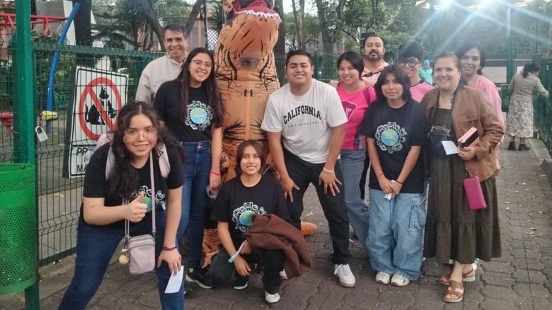 Miembros de la Iglesia Bíblica Jesús mi Señor y Salvador durante una actividad al aire libre en San Pedro de los Pinos